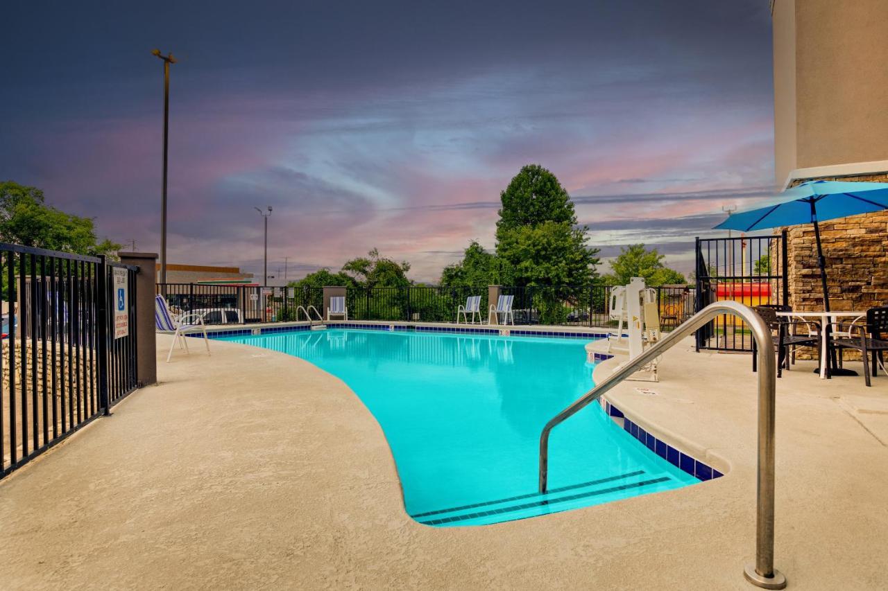 Holiday Inn Express Nashville W-I40 By Ihg מראה חיצוני תמונה