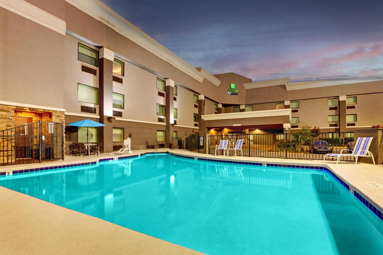 Holiday Inn Express Nashville W-I40 By Ihg מראה חיצוני תמונה